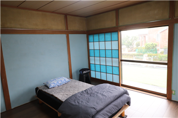 洋室1(押入方向から撮影)