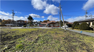 敷地東側から西方向を撮影