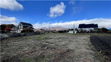 敷地内から北西方向を撮影