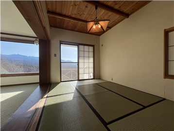 和室の窓からも八ヶ岳が眺められます