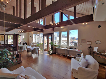 店舗スペース1の西側角よりデッキ方向