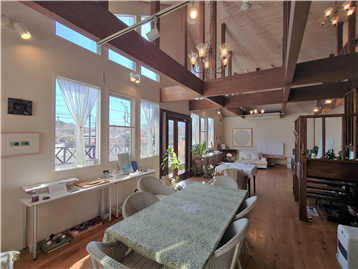 店舗スペース1の北側よりデッキ方向