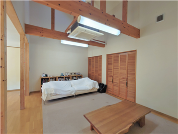 フリースペースを南側より