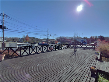 ウッドデッキより南方向の眺望