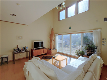 日当たりの良い南西側に開口部を設けたLDK