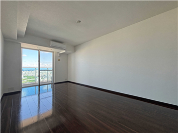 オーシャンビューの洋室