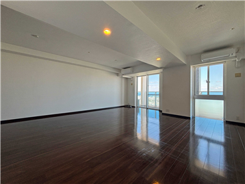 オーシャンビューのリビング・ダイニング