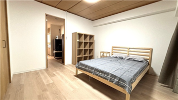 洋室（入口方向を撮影）