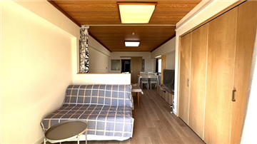 バルコニーから室内を撮影