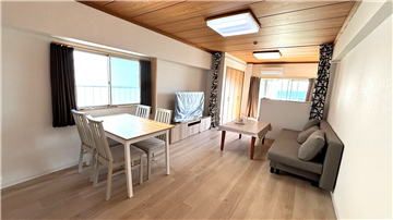 リビングダイニング（東方向を撮影）