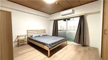 洋室（西方向を撮影）