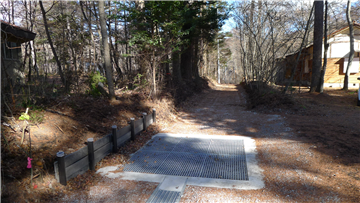 前面道路（東方向を撮影）