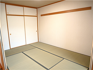 和室(約6.1畳)は押し入れ付きです
