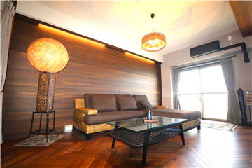 洋室（玄関方向から撮影）