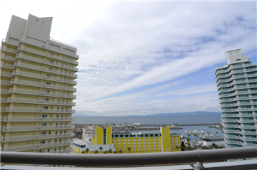 バルコニーから正面に見える眺望/西向きに撮影