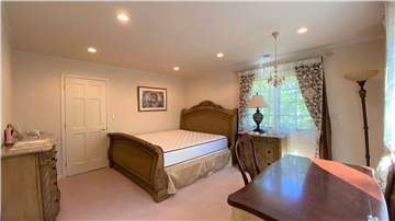 洋室4（入口より撮影）