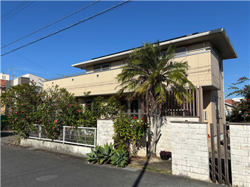 南東開口の外観