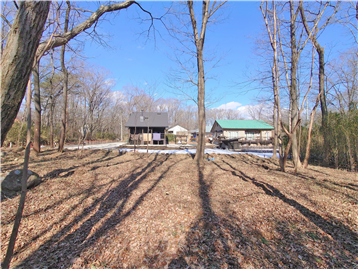 敷地内南東側より北西方向