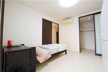 洋室／リビングダイニングキッチンから撮影