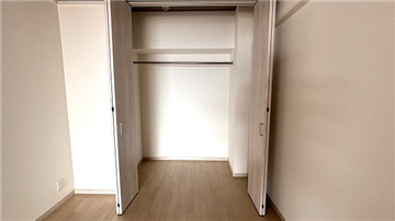 洋室2クローゼット