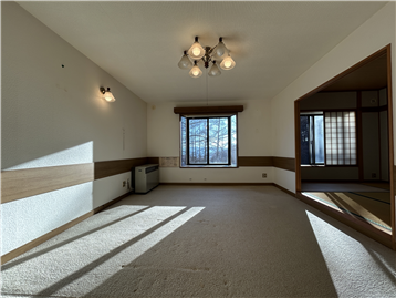 LDK(開口部方向を撮影/リフォーム・補修等前)