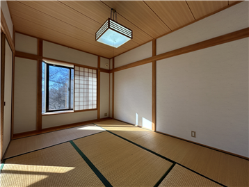 南向きで陽当たり良好な和室(リフォーム・補修等前)