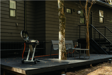 玄関前のデッキ