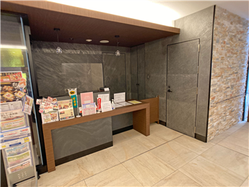 各種取次・紹介等を行うコンシェルジュ（カウンター）