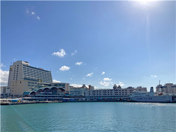 泊ふ頭旅客ターミナルビル[とまりん」まで約2.3㎞