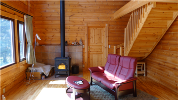 LDK（洋室２方向を撮影）