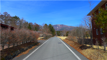 前面道路（北西方向を撮影）