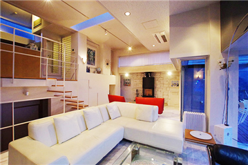 リビング（暖炉方向を撮影）