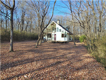 敷地内南東側より建物方向