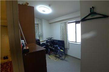 洋室（北東方向を撮影）