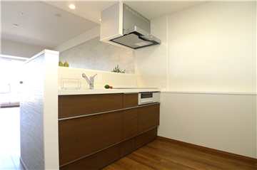 使いやすい引出しタイプのシステムキッチン