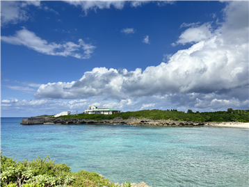 北西側海岸から宮古島海中公園方向を望む