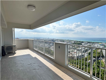 バルコニー南西側は奥行約2.75m