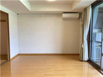 折り上げ天井のLDK