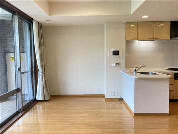 LDK／キッチン方向を撮影