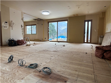 リビング(キッチン予定箇所から撮影)／リフォーム・補修等前