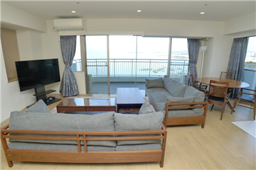 田辺湾を眺めながらゆったりとお過ごしいただけるLDK