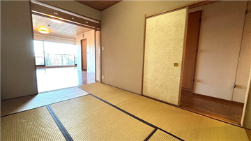 和室からLDKを撮影