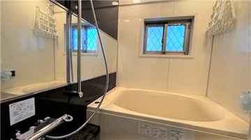 窓付の浴室／暖房換気乾燥機付