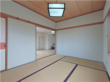 和室1の東側角よりLDK方向