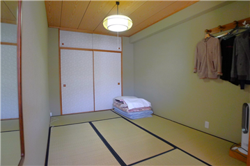 和室（北東方向を撮影）