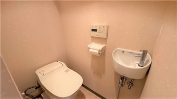 トイレ／手洗い器付