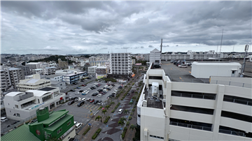 リビングスペース窓からみた南東向き方向