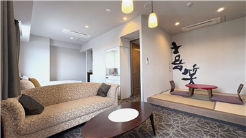 リビングダイニングルーム／タタミコーナー