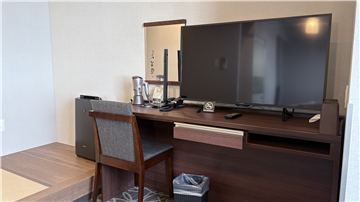 カウンター、テレビスペース