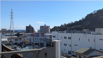 バルコニーからの眺望／南東方向に相模灘の水平線を望みます